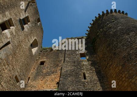 Chateau de Bonaguil in der Nähe von Fumel, Lot-et-Garonne, Frankreich Stockfoto