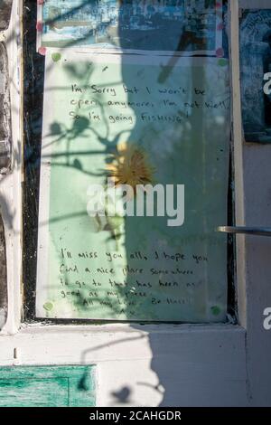 Vorderseite des 'Cafe Anne', das Anne Davis gehört, enger Freund des britischen Dramatikers Alan Bennett, fotografiert im März 2009, kurz nach ihrem Tod. Stockfoto