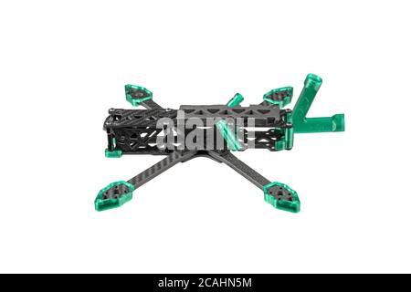 Carbon-Rahmen für FPV Racing Drohne Isolate auf weißem Hintergrund. Montage des Quadcopters. Stockfoto