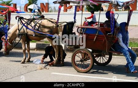 Bogor, Indonesien - 19. April 2019: In Cibonong, Bogor, West-Java, hat jemand Hufeisen angesetzt. Stockfoto