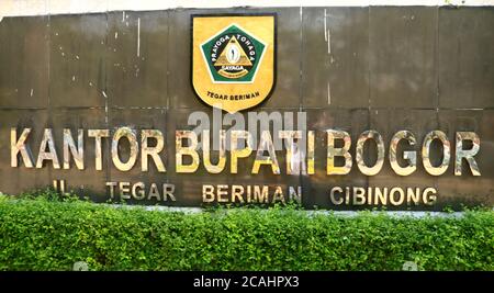 Bogor, Indonesien - 19. April 2019: Schild des Bogor Regent Office in West Java. Stockfoto