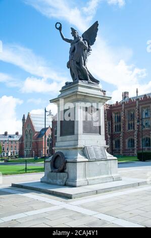 Belfast, Nordirland – 02. August 2019.war Memorial in Queen’s University Belfast, Nordirland, Großbritannien, Europa Stockfoto