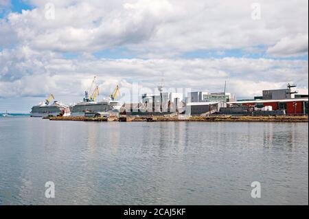 Belfast, Nordirland, Großbritannien - 03. August 2019: Die HMS Caroline, Royal Navy, Kriegsschiff, Museum, im Titanic Quarter Stockfoto