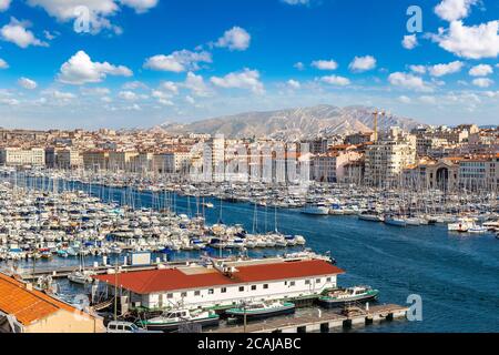 Luftpanorama auf alten Hafen in Marseille, Frankreich Stockfoto