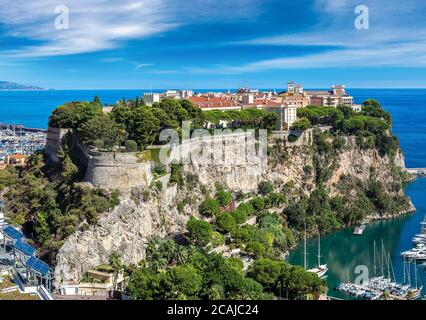 Panoramablick auf den Prinzenpalast in Monte Carlo an einem Sommertag, Monaco Stockfoto