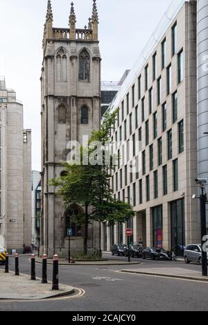 St. Alban Tower in Wood Street, City of London, England, Großbritannien. Der einzige erhaltene Teil der ehemaligen St. Albans Kirche von Sir Christopher Wren entworfen. Stockfoto
