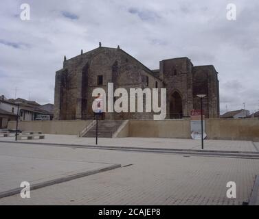 AUSSENANSICHT - IGLESIA DE SANTA MARIA LA BLANCA - SIGLO XIII - GOTICO ESPAÑOL. ORT: IGLESIA DE SANTA MARIA LA BLANCA. VILLALCAZAR DE SIRGA. PALENCIA. SPANIEN. Stockfoto