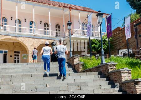 Sighnaghi, Kacheti, Georgia - 2. Mai 2018: Hochzeitspalast im Zentrum von Signagi oder Sighnaghi Stadt in Kacheti Region. Es wird die Stadt der Liebe genannt, wit Stockfoto