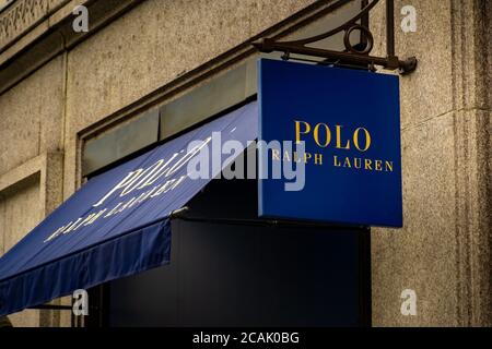 London – Beschilderung für das Einzelhandelsgeschäft Polo Ralph Lauren im Westen Londons Ende Stockfoto