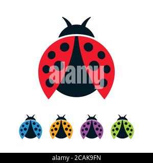 Bunte Marienkäfer mit offenen Flügeln auf weißem Hintergrund. Abstrakte Bugs flache Symbolsatz. Stock Vektor