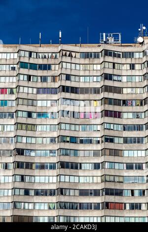 Außenansicht des brutalistischen Wohnturms Arlington House in Margate, Großbritannien Stockfoto
