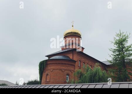 Kirche der Ikone unserer Lieben Frau von Kasan in St. George Kloster Mariä Himmelfahrt, Heilige Büsche Svjatyye Kustiki . Baschkortostan. Russland. Stockfoto