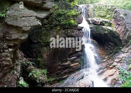 Wasserfall auf dem Flume Trail, Lincoln, New Hampshire Stockfoto