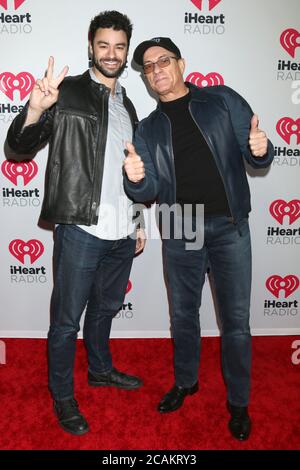 LOS ANGELES - JAN 17: Kris Van Damme und Jean-Claude Van Damme bei den iHeartRadio Podcast Awards 2020 im iHeart Theater am 17. Januar 2020 in Burbank, CA Stockfoto
