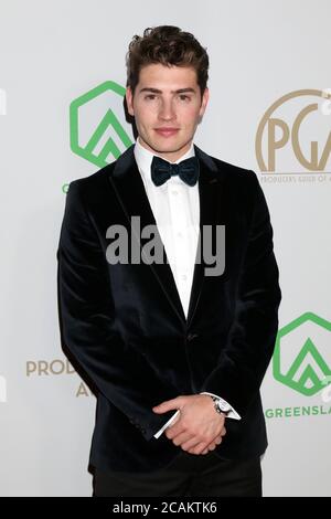 LOS ANGELES - JAN 18: Gregg Sulkin bei den Producer Guild Awards 2020 im Hollywood Palladium am 18. Januar 2020 in Los Angeles, CA Stockfoto