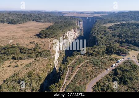 Luftaufnahme des Itaimbezinho Canyon, Cambara do Sul, RS, Brasilien Stockfoto