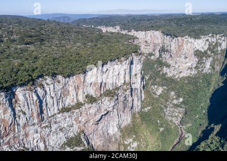 Luftaufnahme des Itaimbezinho Canyon, Cambara do Sul, RS, Brasilien Stockfoto