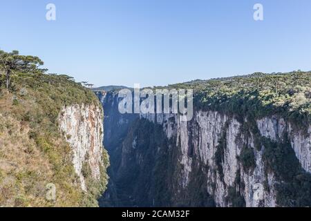 Luftaufnahme des Itaimbezinho Canyon, Cambara do Sul, RS, Brasilien Stockfoto