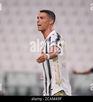 Turin. August 2020. Cristiano Ronaldo von FC Juventus reagiert während des UEFA Champions League-Spiels von 16 2. Etappe zwischen FC Juventus und Olympique Lyonnais in Turin, Italien, am 7. August 2020. Quelle: Federico Tardito/Xinhua/Alamy Live News Stockfoto