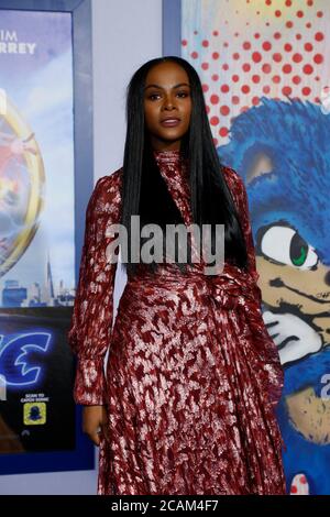 LOS ANGELES - FEB 12: Tika Sumpter bei der 'Sonic the Hedgehog' Special Screening im Village Theater am 12. Februar 2020 in Westwood, CA Stockfoto