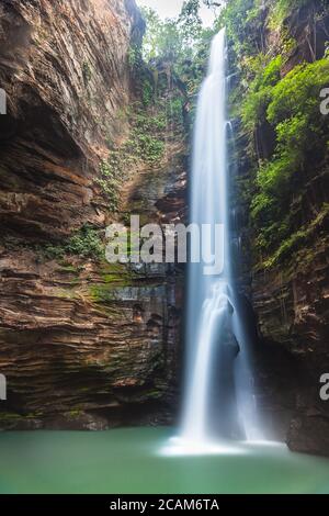 Santa Barbara Wasserfall - Riachao, Maranhao, Brasilien Stockfoto