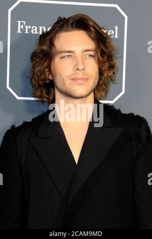 LOS ANGELES - JAN 13: Cody Fern bei den Critics Choice Awards im Barker Hanger am 13. Januar 2019 in Santa Monica, CA Stockfoto