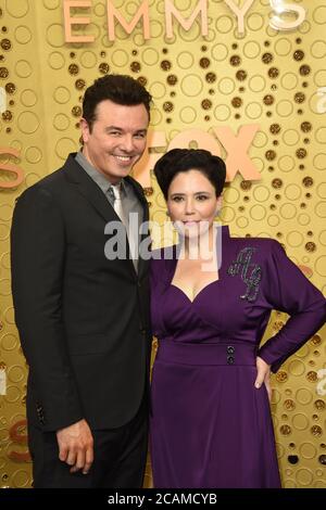 LOS ANGELES - SEP 22: Seth MacFarlane, Alex Borstein bei den Primetime Emmy Awards - Ankunft im Microsoft Theater am 22. September 2019 in Los Angeles, CA Stockfoto