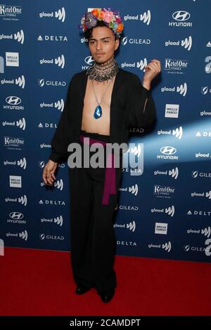 LOS ANGELES - MÄR 28: Tonatiuh bei den 30. Jährlichen GLAAD Media Awards im Beverly Hilton Hotel am 28. März 2019 in Los Angeles, CA Stockfoto