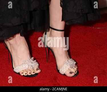 LOS ANGELES - JAN 19: Alison Brie bei den Producers Guild Awards 2019 im Beverly Hilton Hotel am 19. Januar 2019 in Beverly Hills, CA Stockfoto