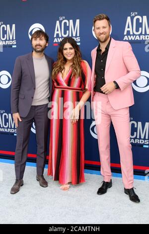 LAS VEGAS - APR 7: Dave Haywood, Hillary Scott, Charles Kelley bei den 54. Academy of Country Music Awards in der MGM Grand Garden Arena am 7. April 2019 in Las Vegas, NV Stockfoto