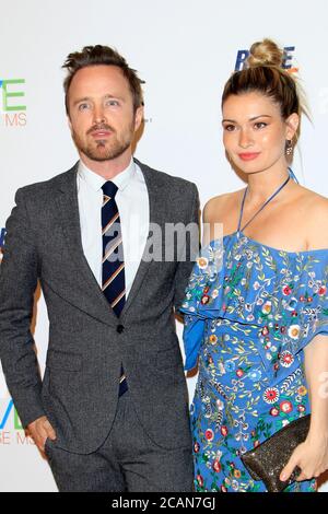 LOS ANGELES - APR 20: Aaron Paul, Lauren Parsekian beim 25. Jährlichen Race to Erase MS Gala im Beverly Hilton Hotel am 20. April 2018 in Beverly Hills, CA Stockfoto