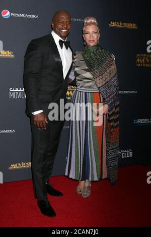 LOS ANGELES - 2. FEBRUAR: Terry Crews, Rebecca King-Crews bei den 26. MovieGuide Awards im Universal Hilton Hotel am 2. Februar 2018 in Universal City, CA Stockfoto