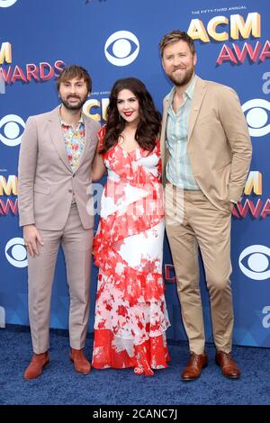 LAS VEGAS - APR 15: Dave Haywood, Hillary Scott, Charles Kelley, Lady Antebellum bei den Academy of Country Music Awards 2018 in der MGM Grand Garden Arena am 15. April 2018 in Las Vegas, NV Stockfoto