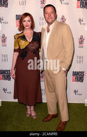 LOS ANGELES - JUN 16: Christina Hendricks, Michael Gladis bei der Weltpremiere "Antiquities" am 16. Juni 2018 in Los Angeles, CA im TCL Chinese 6 Theatres Stockfoto