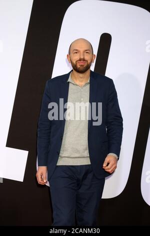 LOS ANGELES - APR 3: Paul Scheer bei der 'Blocker' Premiere im Village Theater am 3. April 2018 in Westwood, CA Stockfoto