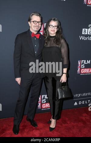 LOS ANGELES - MAR 2: Gary Oldman, Gisele Schmidt beim Film ist EIN GROSSARTIGER Empfang für die britischen Oscar-Nominierten in der British Residence am 2. März 2018 in Los Angeles, CA Stockfoto