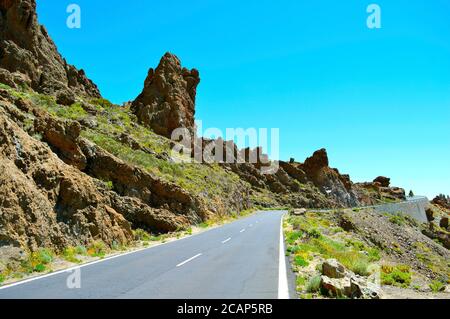 Landstraße in Boca Tauce, Teide Nationalpark auf Teneriffa Stockfoto