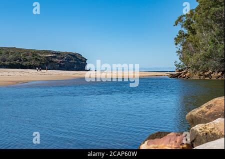 Blick vom Providential Point Lookout, Royal National Park NSW an einem sonnigen Winternachmittag Stockfoto