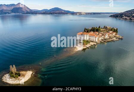 Luftaufnahme der Insel Bella am Lago Maggiore, ist eine der Borromäischen Inseln im Piemont von Norditalien, Stresa, Verbania Stockfoto
