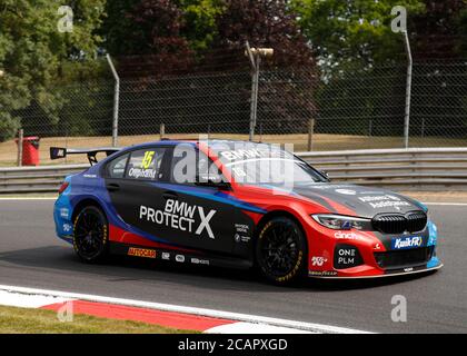 8. August 2020; Brands Hatch Circuit, West Kingsdown, Kent, England; Kwik Fit British Touring Car Championship, Qualifying Day; Tom Oliphant in seinem Team BMW 330i M Sport während des Trainings Stockfoto