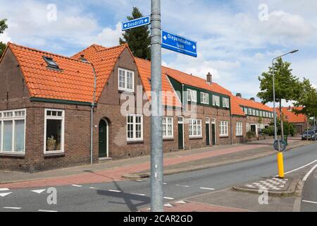 Sozialer Wohnungsbau für die Arbeiterklasse, entwickelt von dem Architekten Willem Marinus Dudok zu Beginn des 20. Jahrhunderts in Hilversum, Niederlande Stockfoto