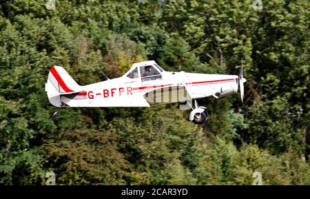 Piper PA-25-235 Pawnee (G-BFPR) bei der Shuttleworth Drive-in Airshow ein Der Sonntag 2 August 2020 Stockfoto