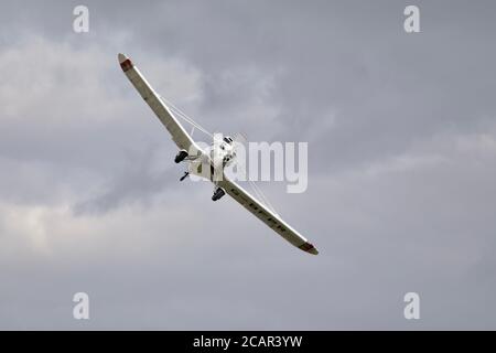 Piper PA-25-235 Pawnee (G-BFPR) bei der Shuttleworth Drive-in Airshow ein Der Sonntag 2 August 2020 Stockfoto