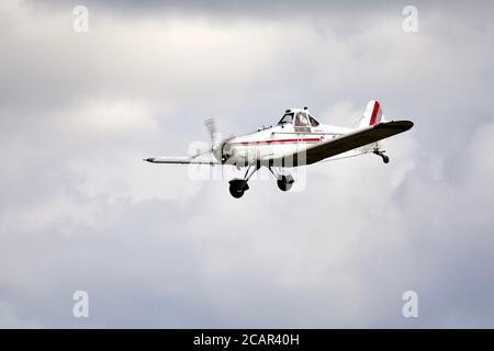 Piper PA-25-235 Pawnee (G-BFPR) bei der Shuttleworth Drive-in Airshow ein Der Sonntag 2 August 2020 Stockfoto