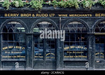 Berry Bros & Rudd Ltd, Weinhändler, St. James's Street, London, England. UK Stockfoto