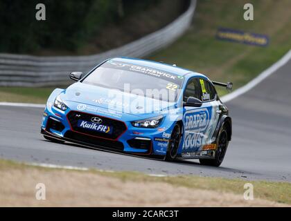 8. August 2020; Brands Hatch Circuit, West Kingsdown, Kent, England; Kwik Fit British Touring Car Championship, Qualifying Day; Chris Smiley in seinem Excelr8 Motorsport Hyundai i30N Stockfoto