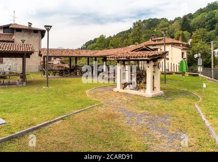 Brinzio, Lombardei, Italien - 18. September 2019: Ansicht des Museums für ländliche Kultur von Prealpina in Brinzio, Provinz Varese, Italien Stockfoto