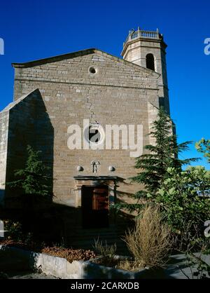 Spanien, Katalonien, Provinz Lleida, Urgell, Preixana. Kirche Santa Maria. Hauptfassade, 1673. Tempel im spätgotischen Stil mit einer Renaissance-Fassade gebaut. Die Kirche war von den Erdbeben von 1427 und 1428 schwer betroffen. Im Jahr 1673 wurden das Innere und die Fassade renoviert. Stockfoto