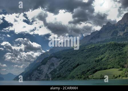 Bergkulisse von Walenstadt in der Schweiz Stockfoto