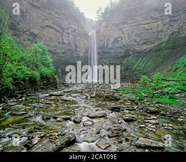 Taughannock Falls Wasserfall im Taughannock Falls State Park in Trumansburg In der Region Finger Lakes im Central New York State In den Vereinigten Staaten Stockfoto